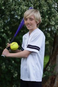 Brodie pitches in