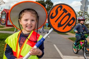 Kids add glitz to safety message