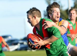 Rivals set for intense battle
