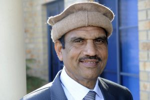 Muslim turns the other cheek