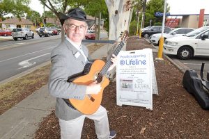Busker raises $600
