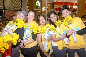 Volunteers turn yellow for a big appeal