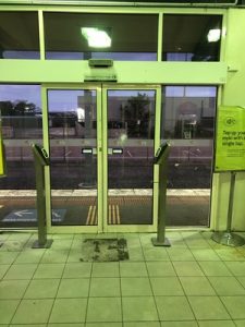 Axe-weilding man smashes up station