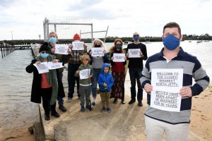 Despair over jetties