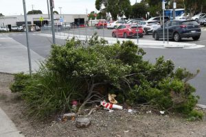 Rubbish at Cranbourne Station leaves commuter at tipping point