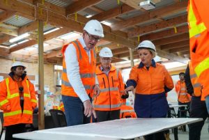 Premier visits roadwork site