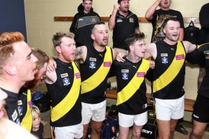 Holt kicks 13 in big Lang Lang win