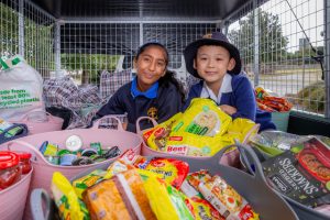 Students back food parcels