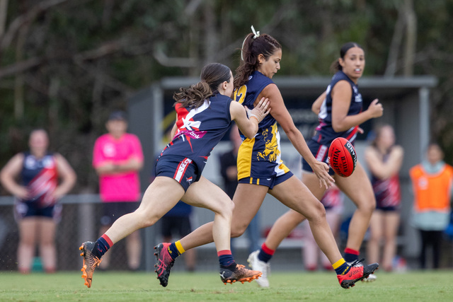 EFNLwomens_473731_06.jpg
