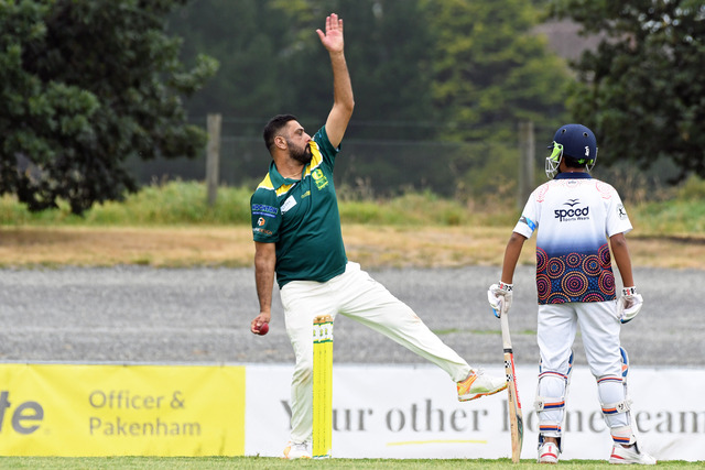 Carson bends it like Beckham as Panthers outplay Cougars