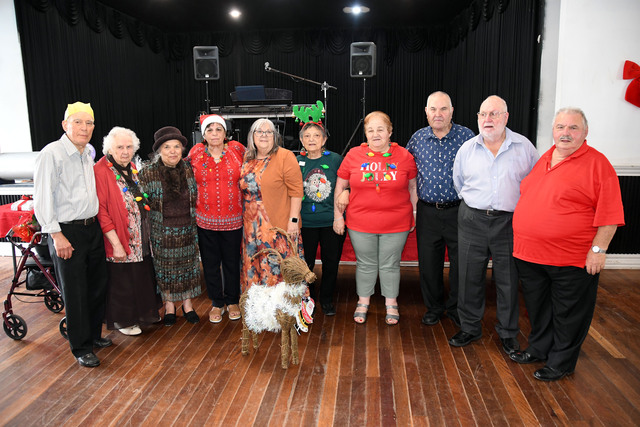 Cranbourne Italian Senior Club celebrates Christmas